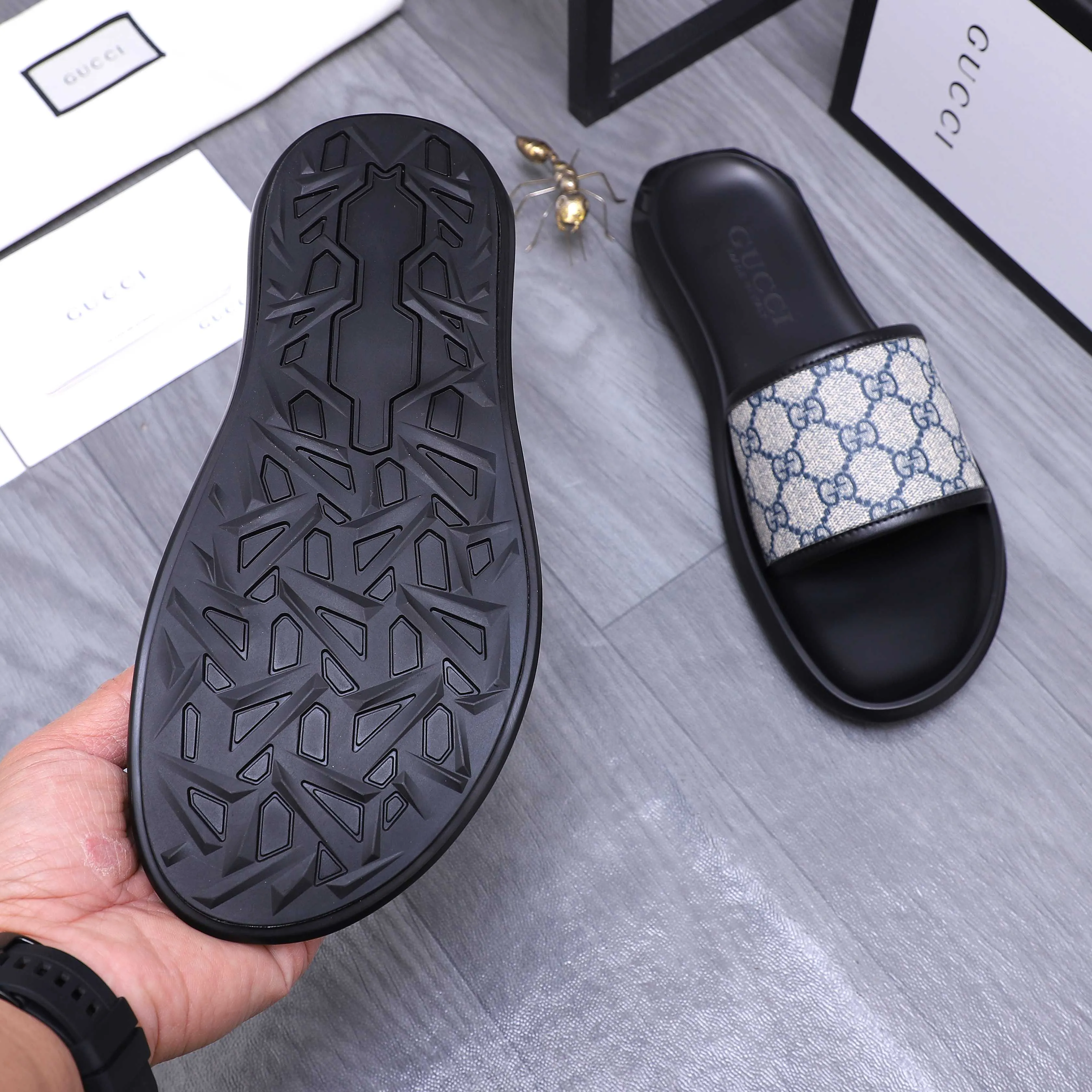 Men's shoes 💰280 Product trademark: GUCCI "Gucci" slippers Regular size: 38-44 (45.46 custom-made, non-returnable) Product materials: Selected cowhide printed upper, instep imitation leather lining, original outsole